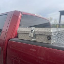 Metal Tool Box For A Full Size Truck 