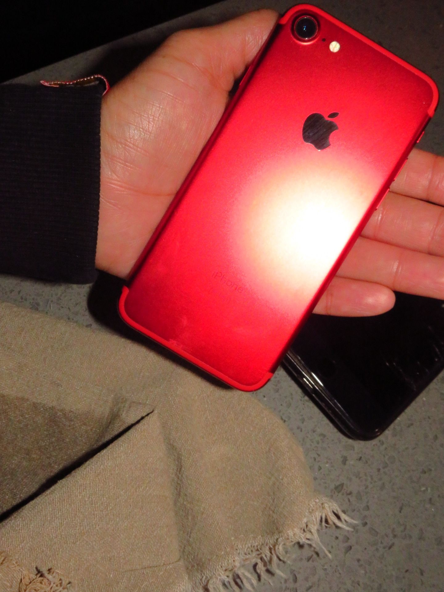 Apple iPhone 7 Red Unlocked Must Be Reswt