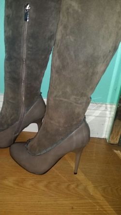 Gray thigh high boots... Size 7.. Great condition!