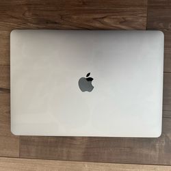 MacBook Pro 13” 2020, Intel i5 8GB RAM 512GB SSD