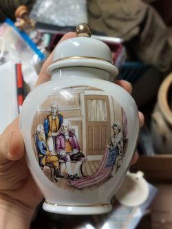 Vintage porcelain betsy ross ginger jar