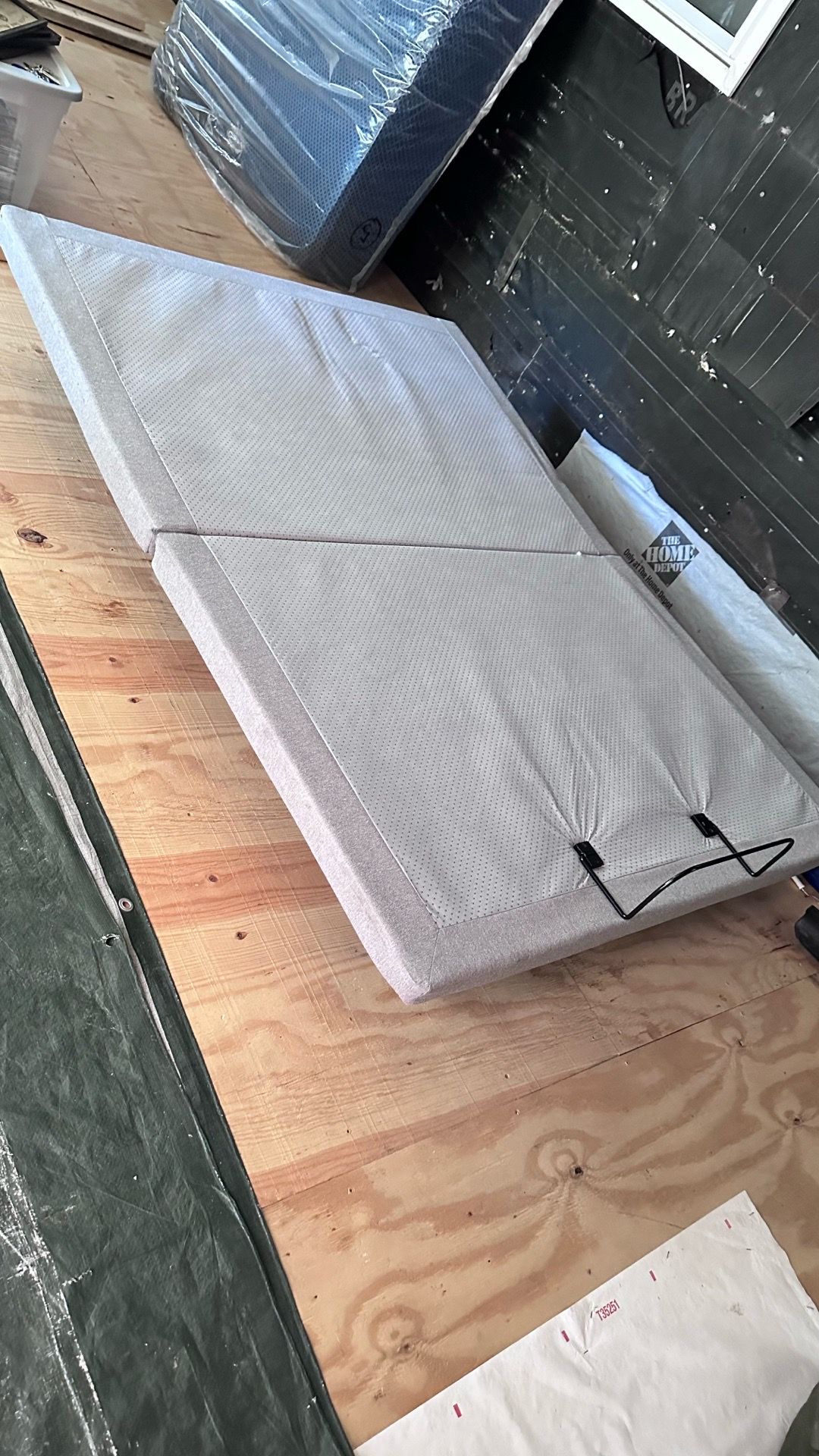 Full Size Adjustable bed frame with remote and mattress