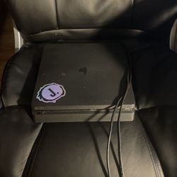 PS4 Comes With Accounts 