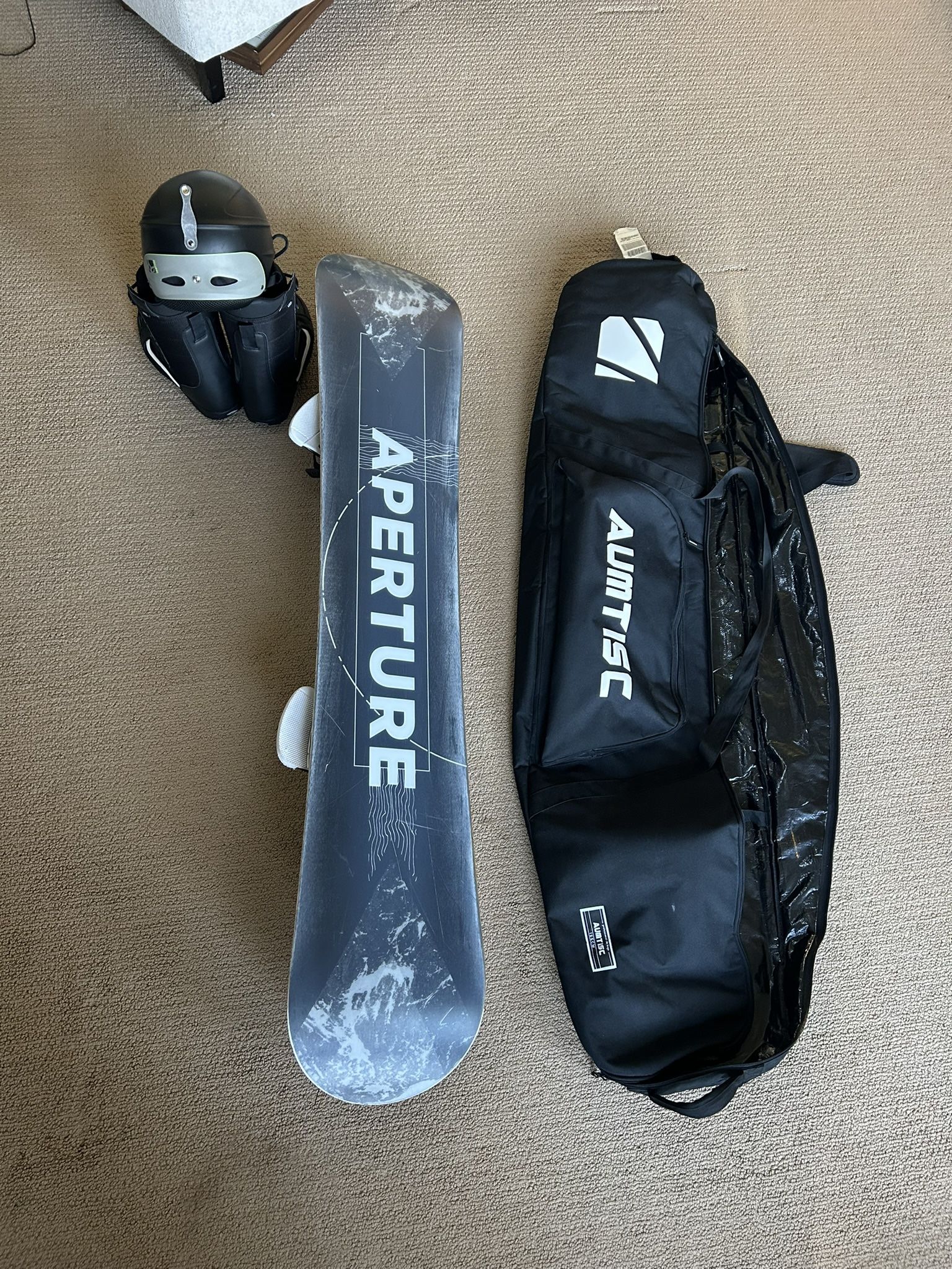 Snowboarding gear 