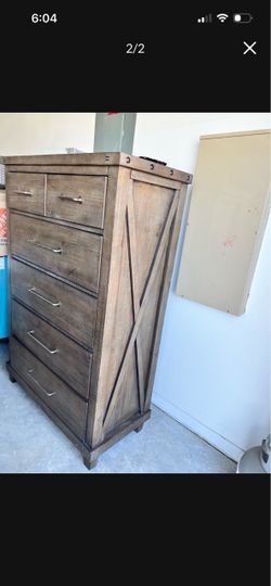 6 drawers dresser/chest