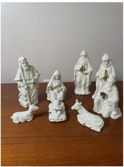 Gift Gallery 8 Pc Porcelain Nativity Manger Scene Set Christmas White Gold + Box