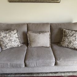 2 Piece Couch Set - Pillows Included