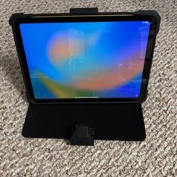 iPad 10th Generation w/Cover & Apple Pencil - Yellow 