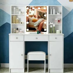 White Vanity Desk wth Stool