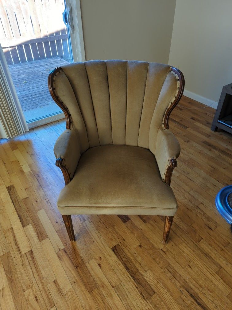 Vintage Queen Anne Clamshell Wingback Chair 