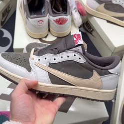 Travis Scott 1's Low Reverse mocha Sizes 4-15