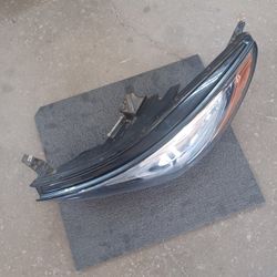 2018-21 Buick Enclave Essence Headlight 