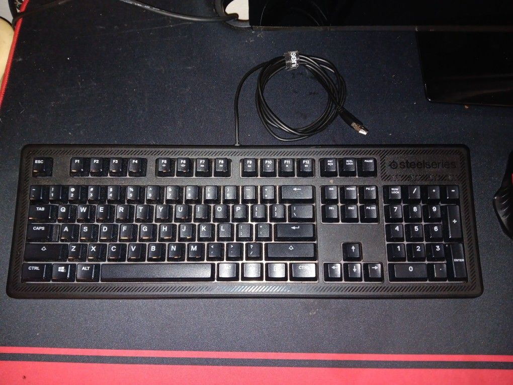 2 Keyborads And A Mouse