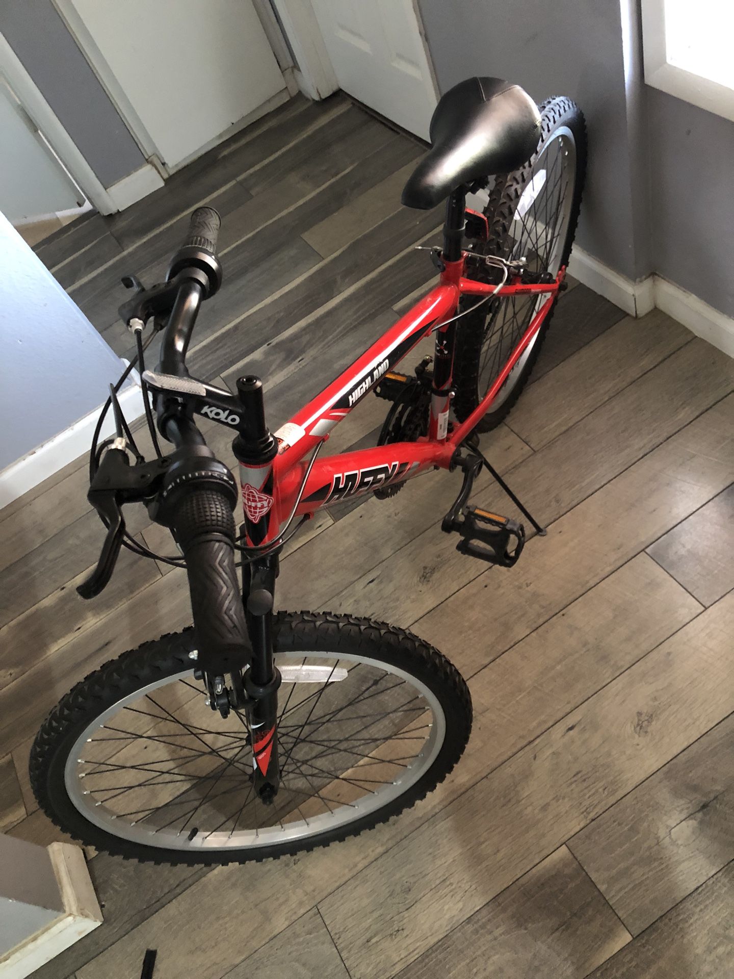 Highland 24" 21 Speed Mountain Bike Boy’s / Men