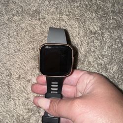 Fitbit Versa 2