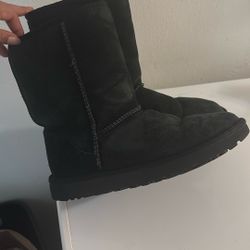 black uggs 