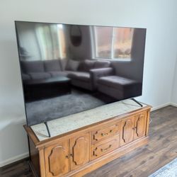 Samsung 70" 4k UHD LED Smart TV (With TV Box)