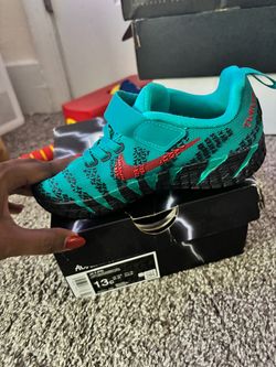 Basketball shoes