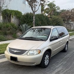 2002 Chrysler Town & Country