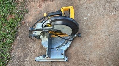 Miter SAW Dewalt DW705