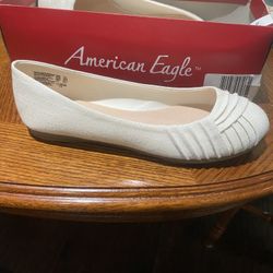 Women’s flats American Eagle new inbox size 7 1/2 $25