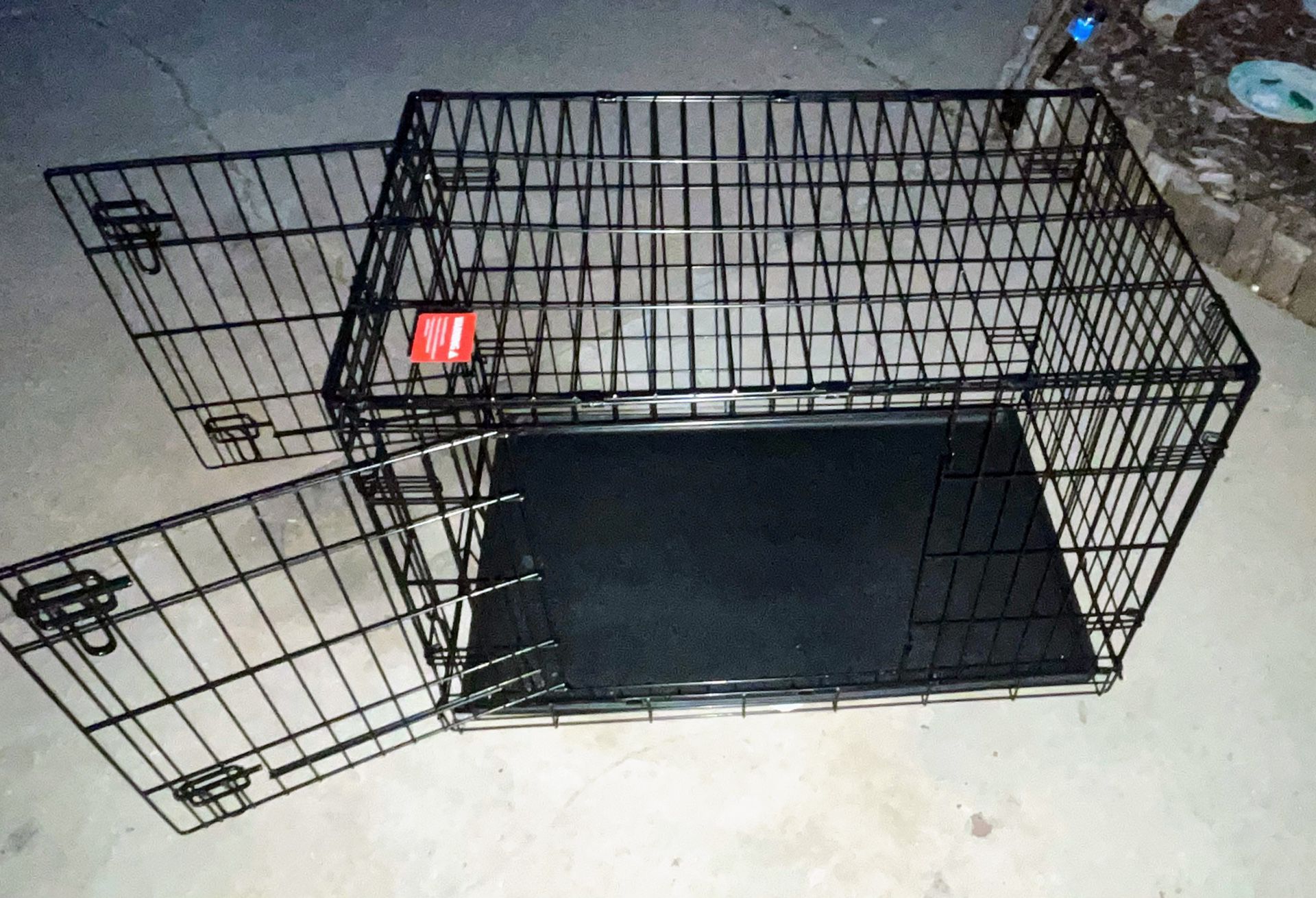 ***NEW*** Animal Kennel With 2 Doors And Tray 