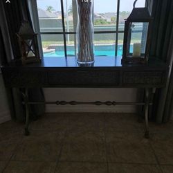 Entry Way Table