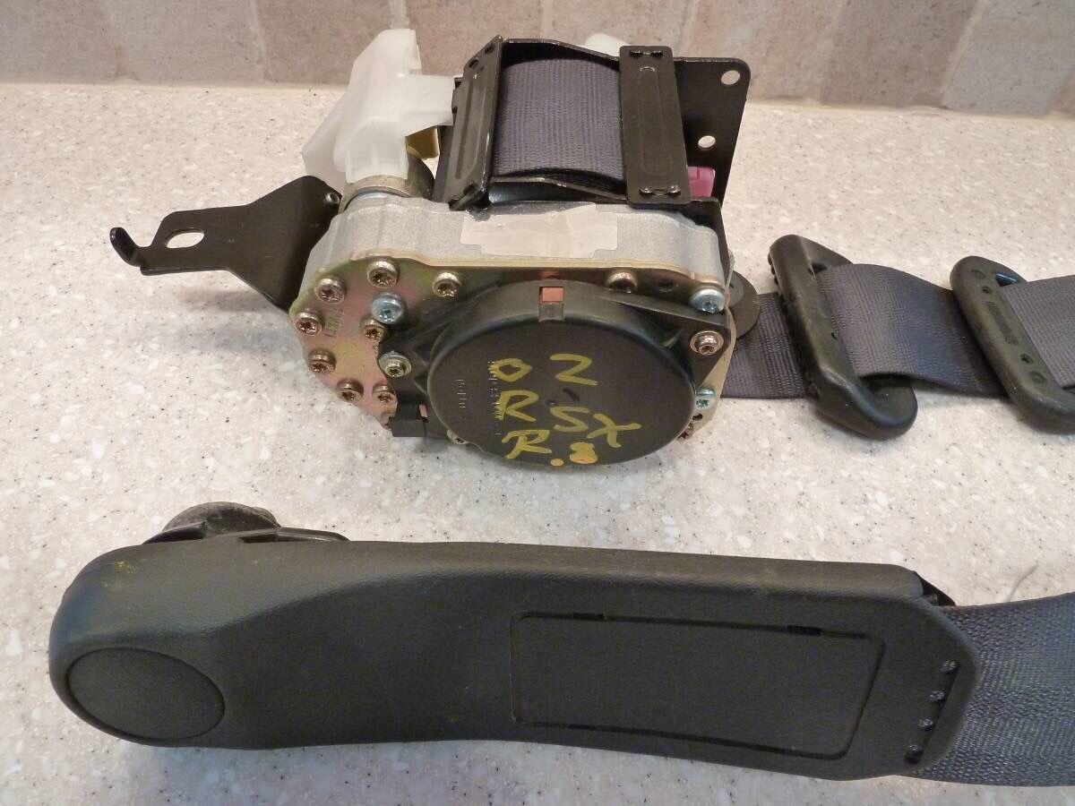 RSX front passenger seat belt retractor