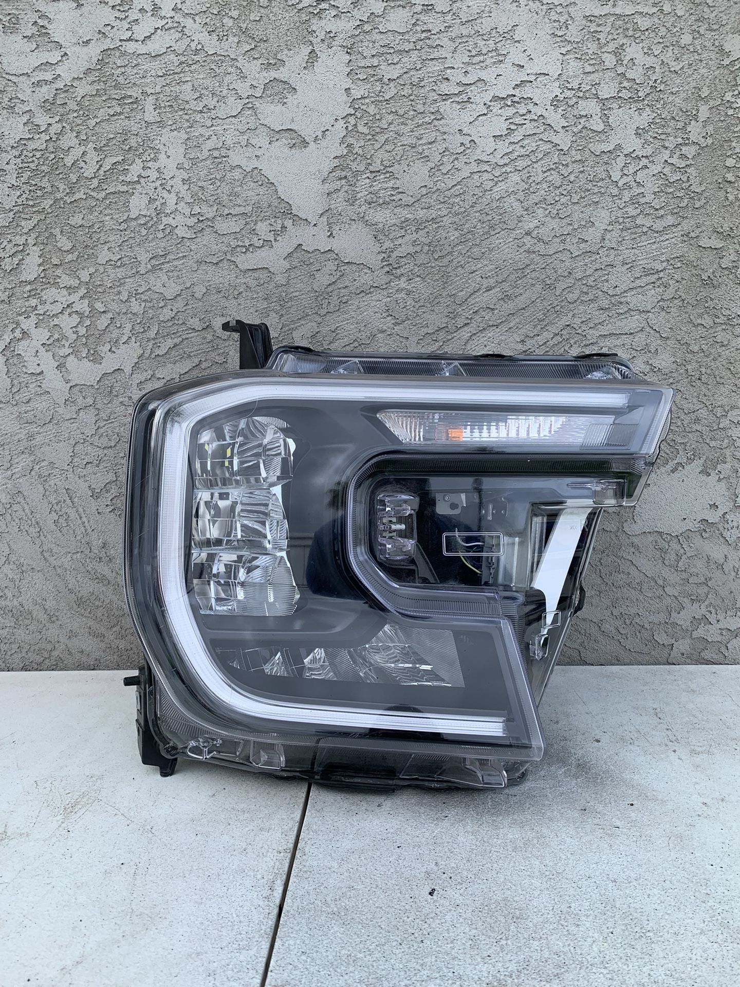 Ford Ranger Right Passenger Headlight