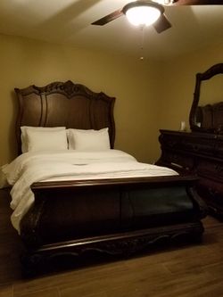 Queen size bed, dresser with mirror