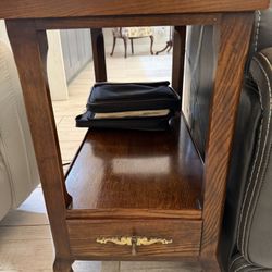 Henredon Pair Of End Tables 