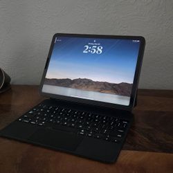 iPad Air 4 + Magic Keyboard Case