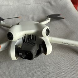 DJI Mini 4 Pro Fly More Combo 