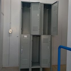 Uline Lockers In Good Condition $ 300