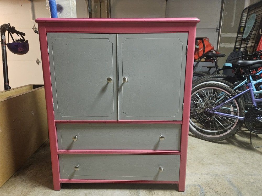 Cute Dresser-free!