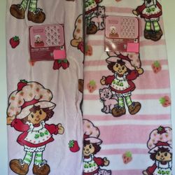 🍓 Strawberry Shortcake Throw Blankets 🍓