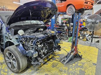 Busco Espacio Para Trabajar Body Shop Para Unos 2 Carros Area De Los Angeles