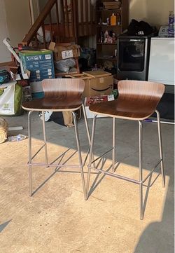 2 wood Seat Chrome Leg bar Stool