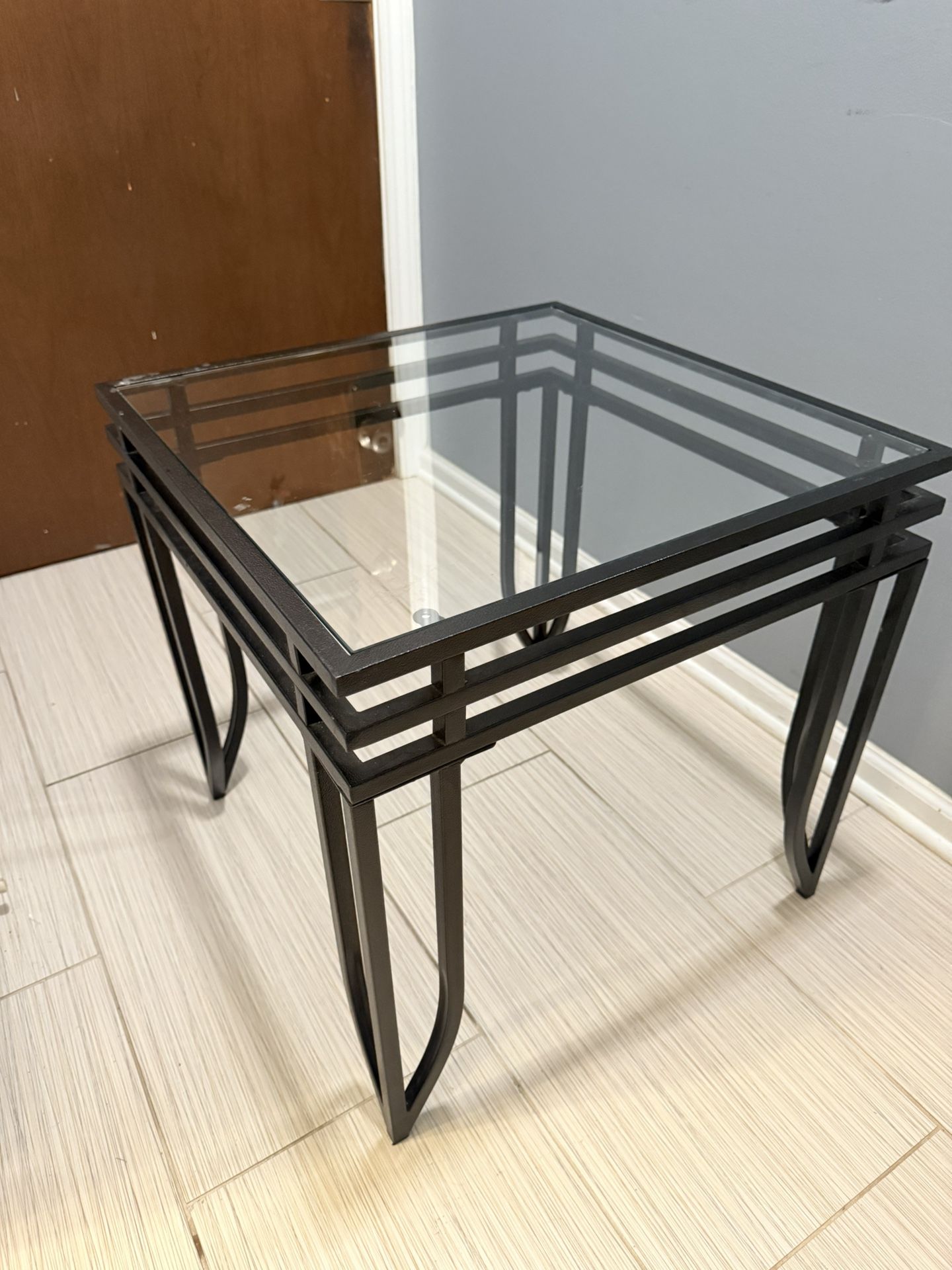 Corner coffee table 
