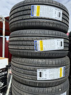 Tengo 1 Set De Llantas 23540 R19 Marca Goodyear   