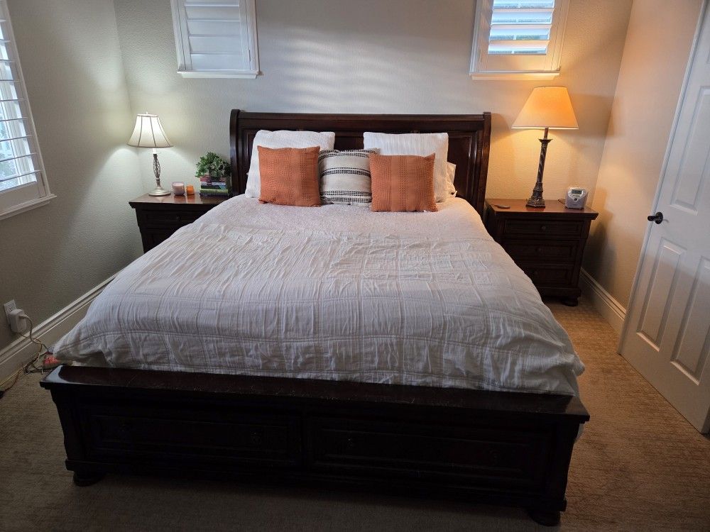 CAL King Bedroom Set