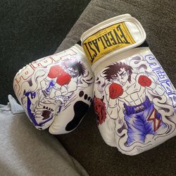 boxing gloves 