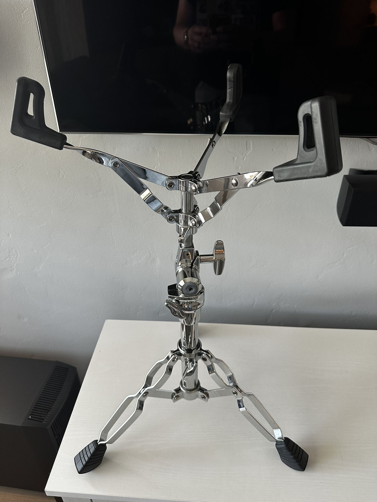 Pearl S930 snare drum stand. Like new