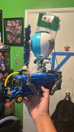 Battle bus Lego set