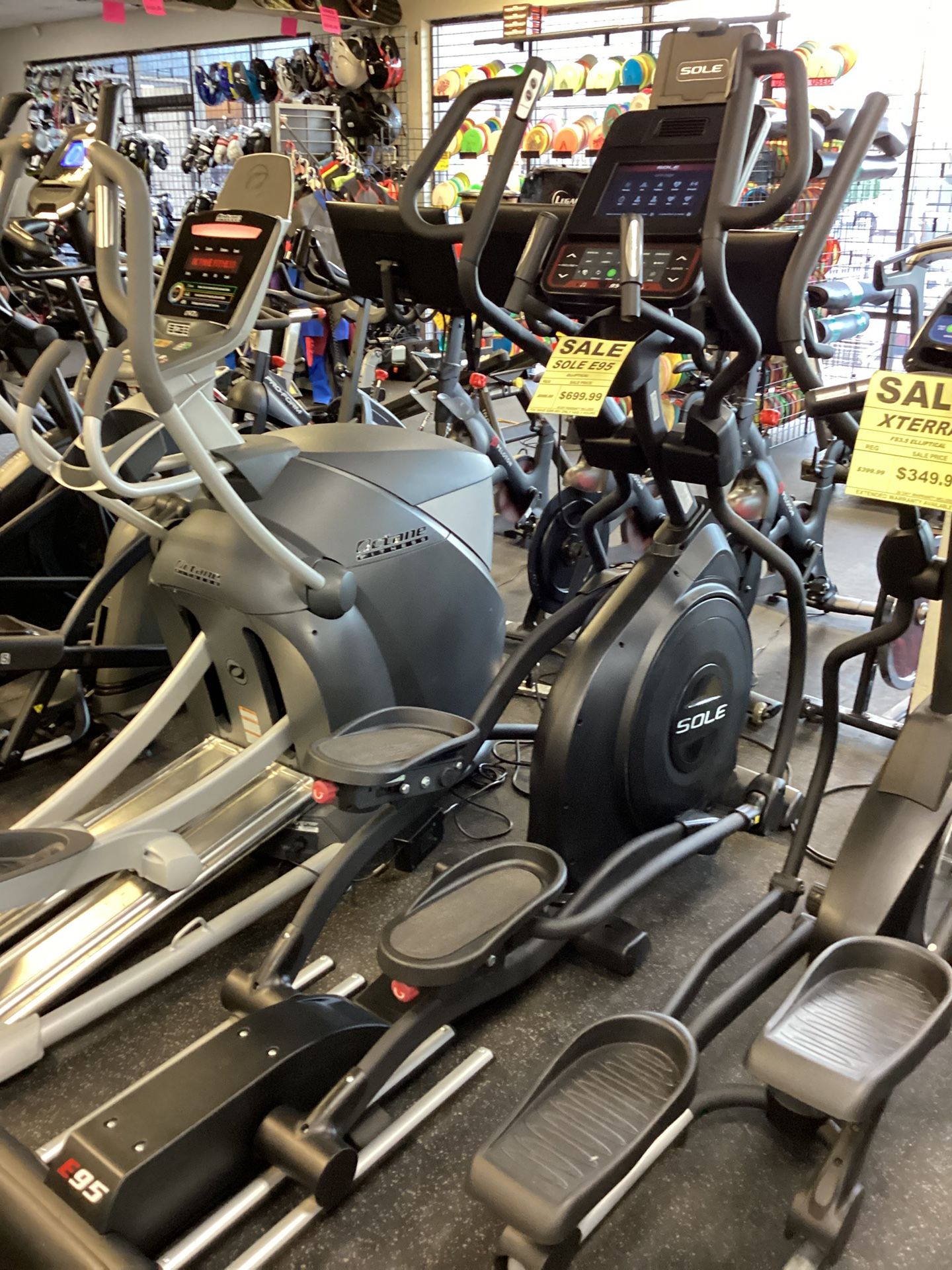 Sole E95 Elliptical With Only 2 Hours Of Use On It With Warranty 