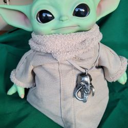 Baby Yoda 