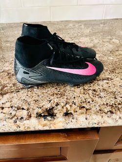 Nike youth cleats size 4