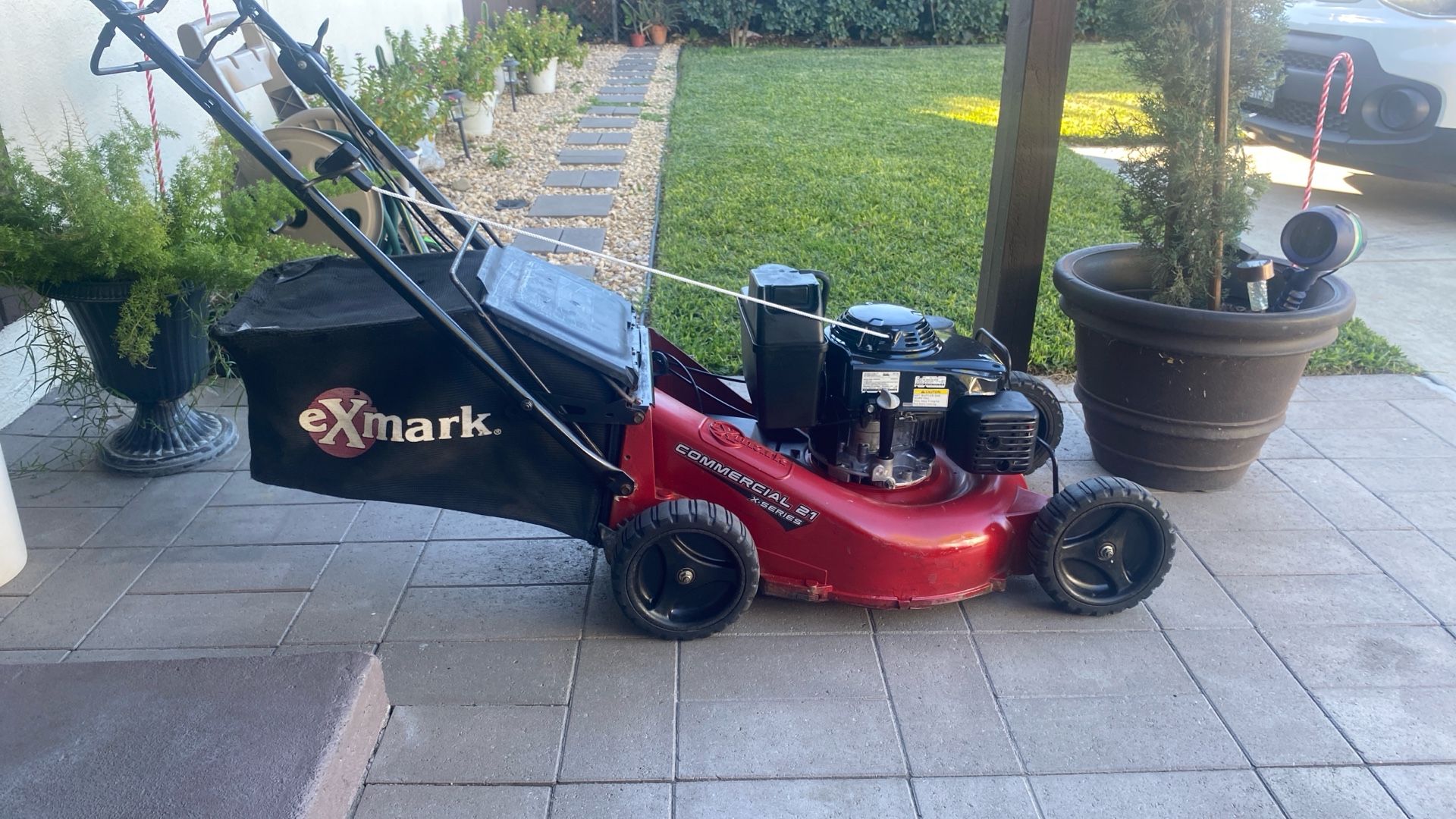 COMMERCIAL LAWNMOWER