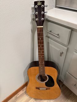 Rogue RA-100D Acoustic Guitar - Pristine, Sounds Great