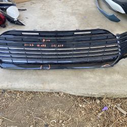 2021-2022 Toyota Camry LE/XLE Grille